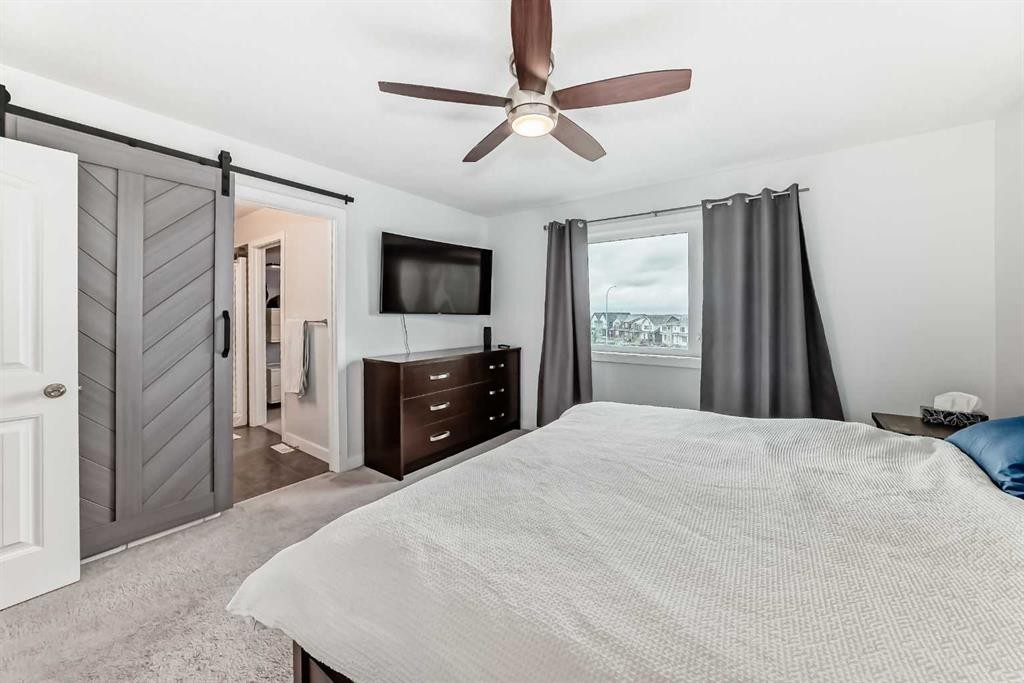 51 Evanscrest Way Nw, Calgary, AB - Indoor Photo Showing Bedroom