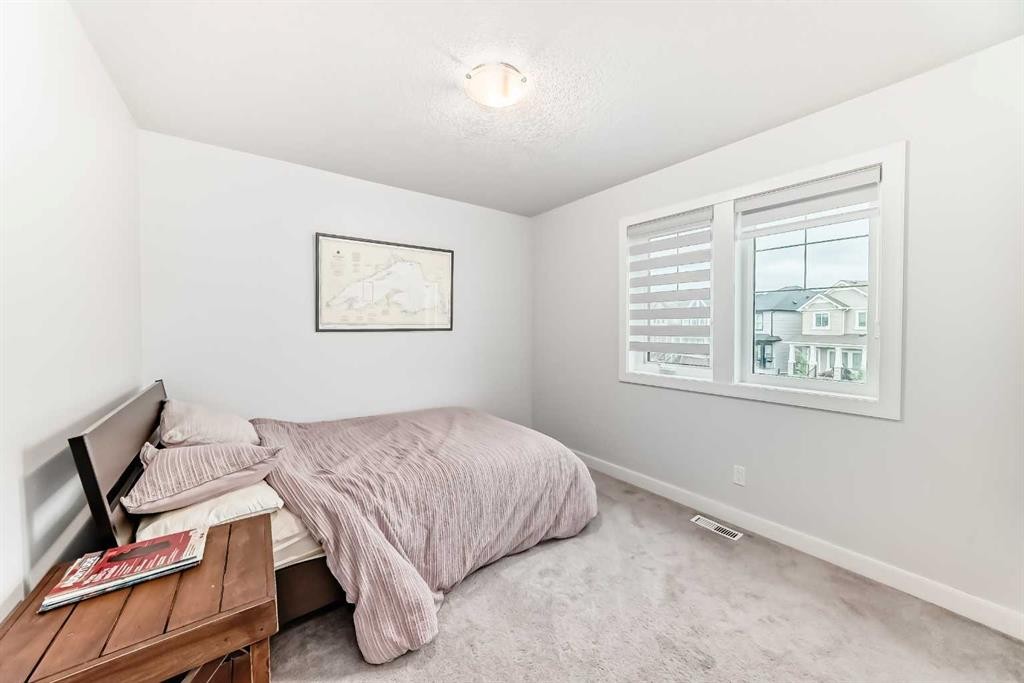 51 Evanscrest Way Nw, Calgary, AB - Indoor Photo Showing Other Room
