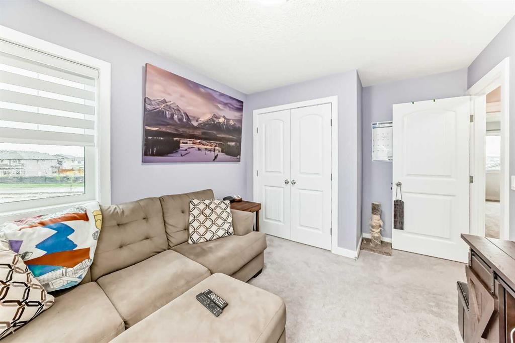 51 Evanscrest Way Nw, Calgary, AB - Indoor Photo Showing Laundry Room