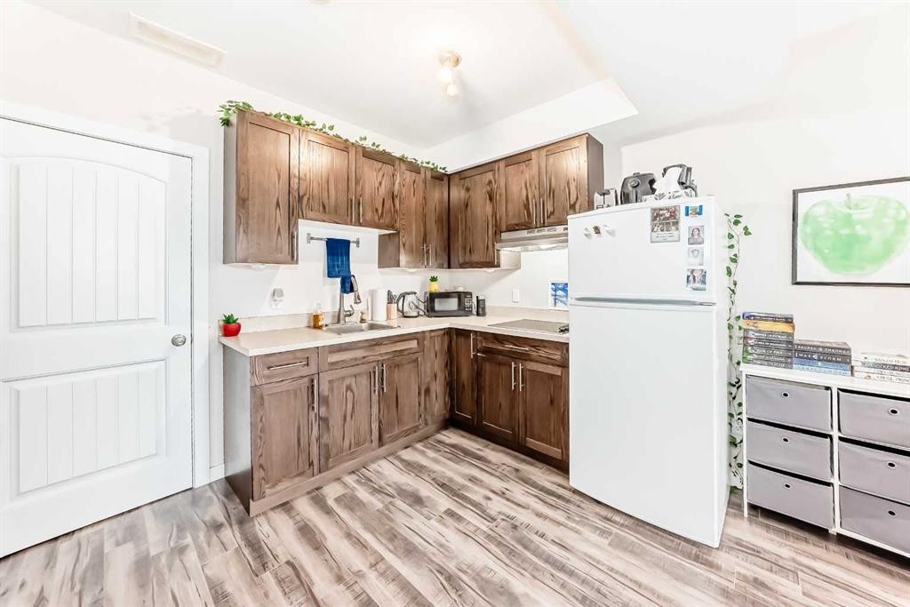 51 Evanscrest Way Nw, Calgary, AB - Indoor Photo Showing Kitchen