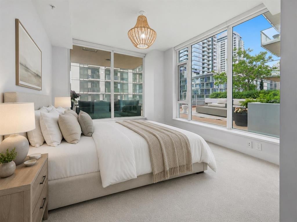 205-519 Riverfront Avenue Se, Calgary, AB - Indoor Photo Showing Bedroom
