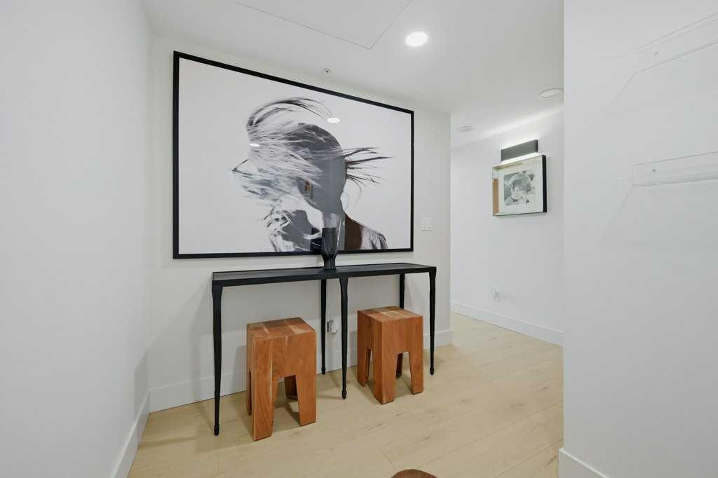 205-519 Riverfront Avenue Se, Calgary, AB - Indoor Photo Showing Other Room