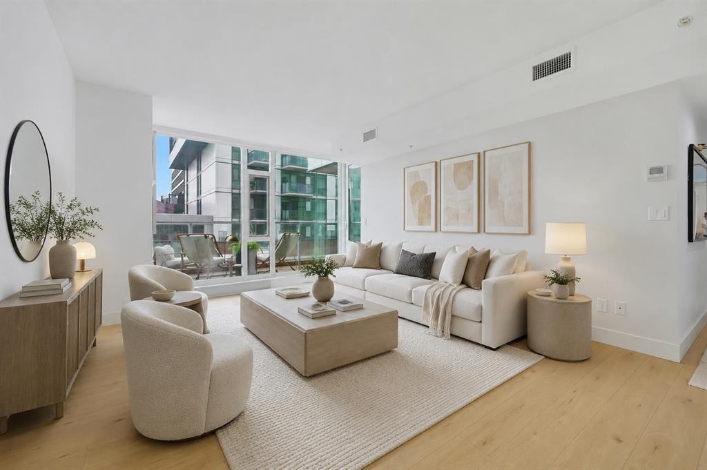 205-519 Riverfront Avenue Se, Calgary, AB - Indoor Photo Showing Living Room
