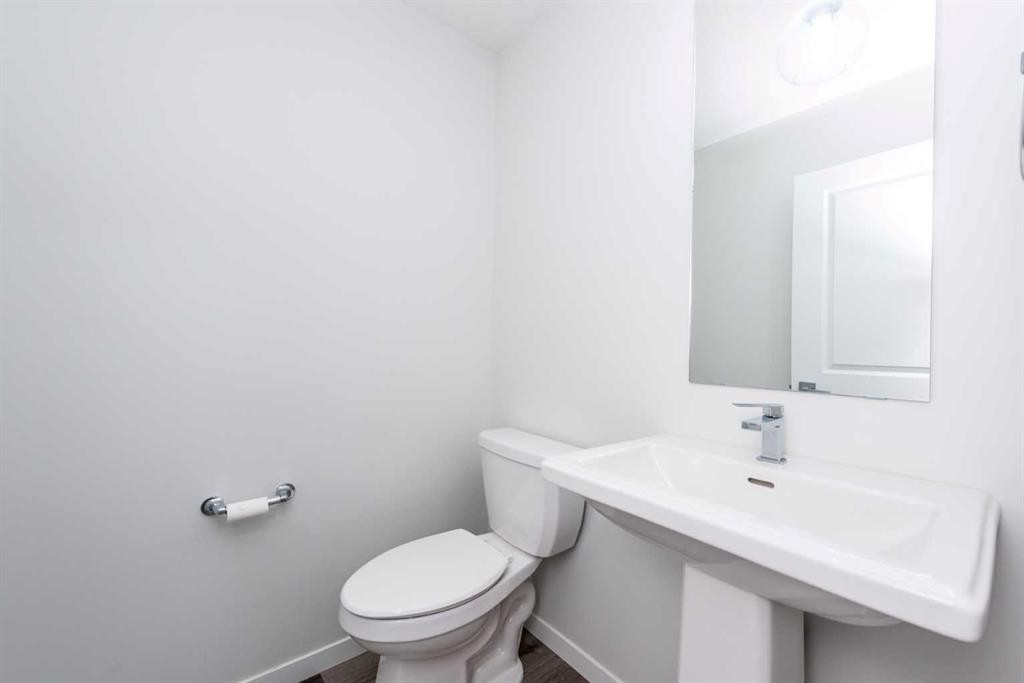 57 Corner Glen Row Ne, Calgary, AB