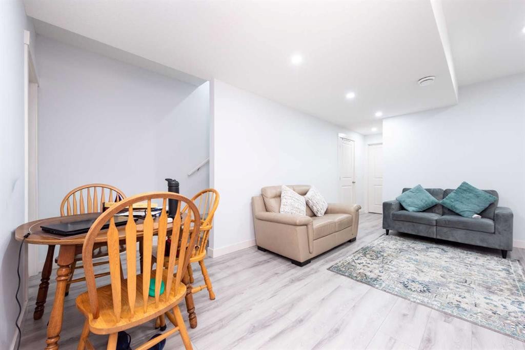 57 Corner Glen Row Ne, Calgary, AB