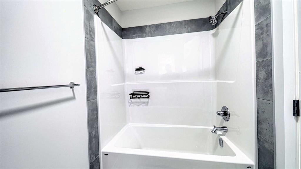 67 Setonstone Row Se, Calgary, AB - Indoor Photo Showing Bathroom