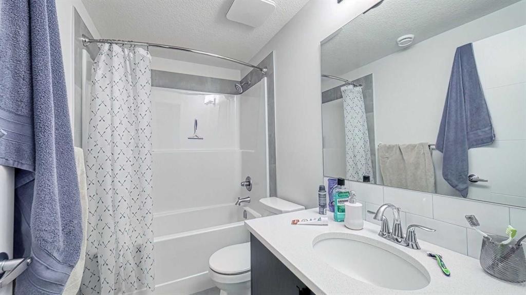 67 Setonstone Row Se, Calgary, AB - Indoor Photo Showing Bathroom