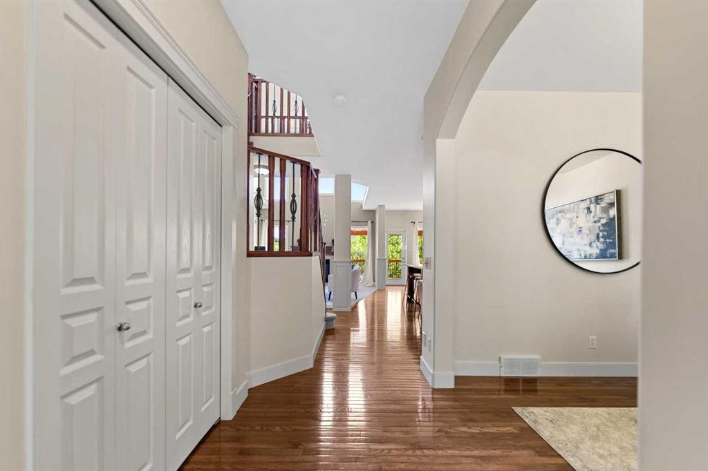 48 Strathlea Close Sw, Calgary, AB