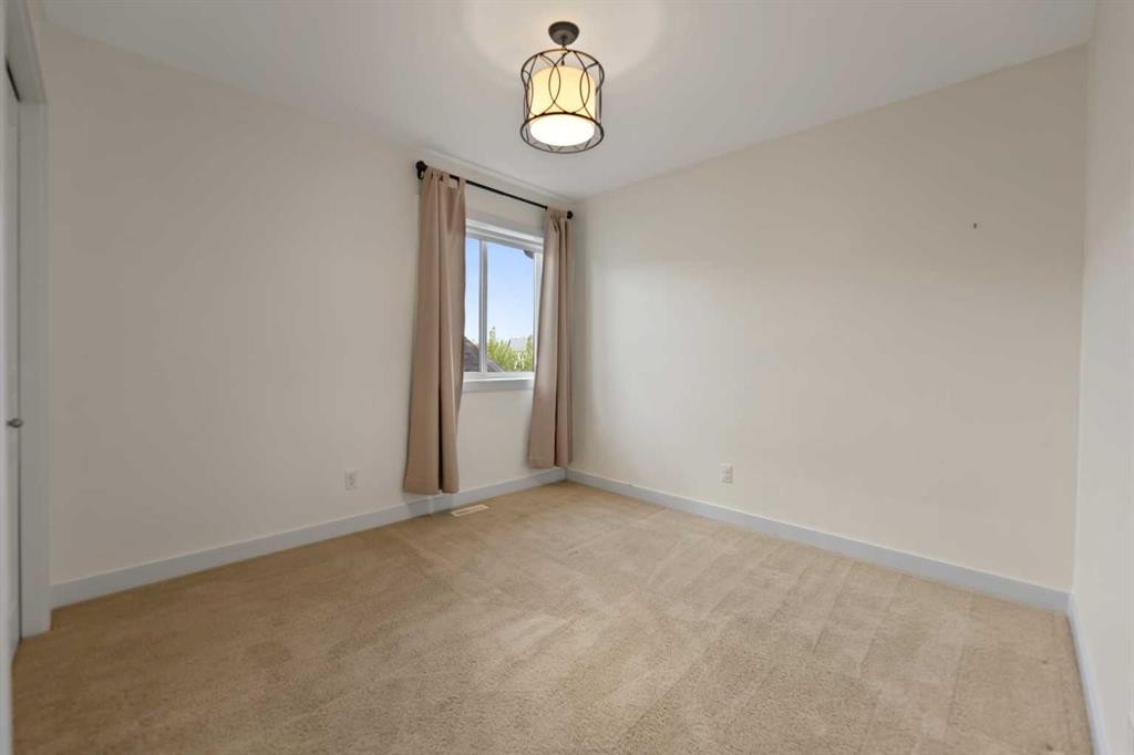 48 Strathlea Close Sw, Calgary, AB