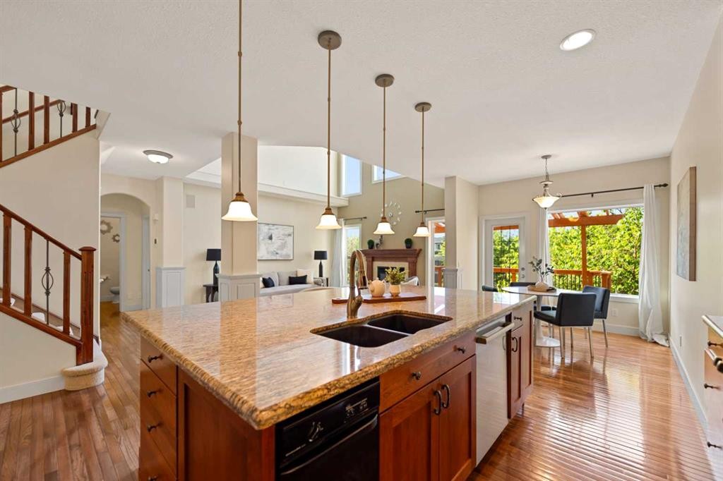 48 Strathlea Close Sw, Calgary, AB
