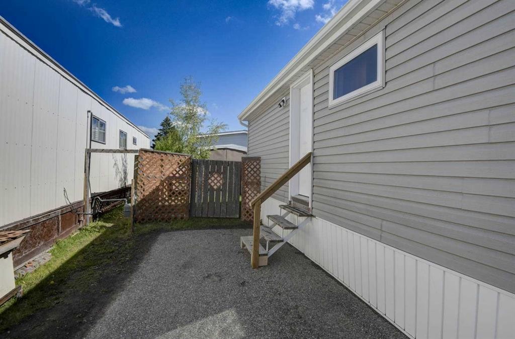 485-3223 83 Street Nw, Calgary, AB