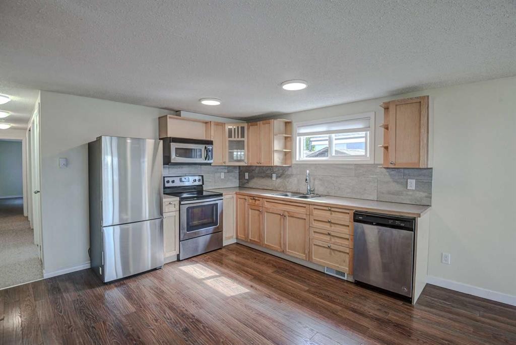 485-3223 83 Street Nw, Calgary, AB