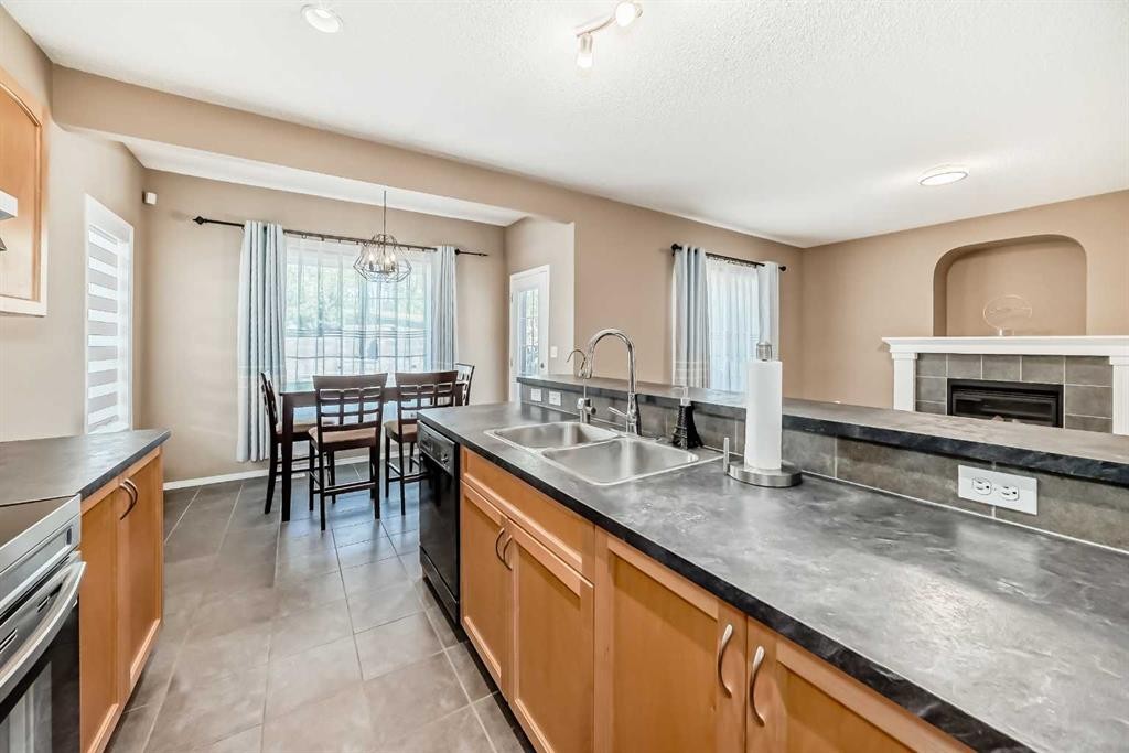 73 Royal Birch Way Nw, Calgary, AB