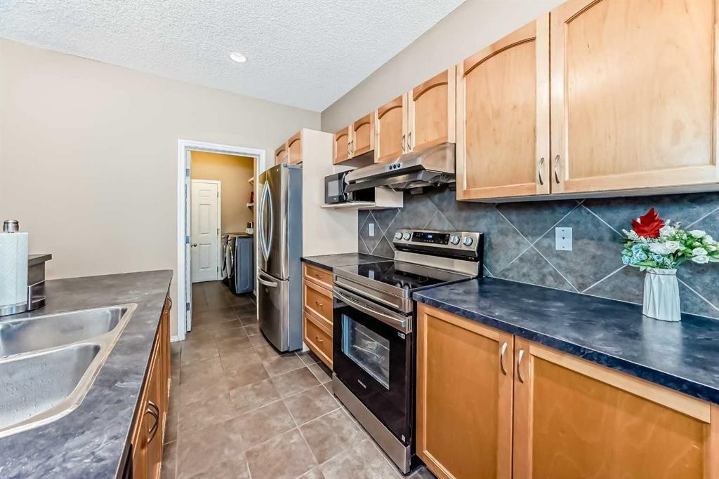 73 Royal Birch Way Nw, Calgary, AB