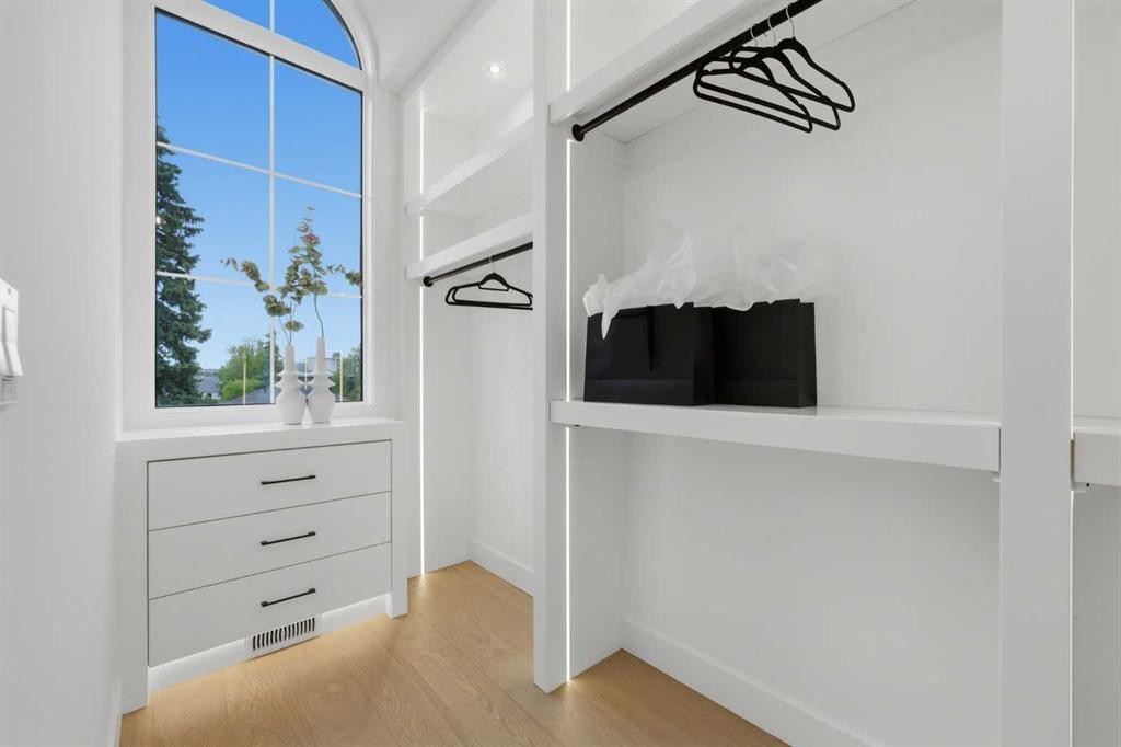 806 23 Avenue Se, Calgary, AB