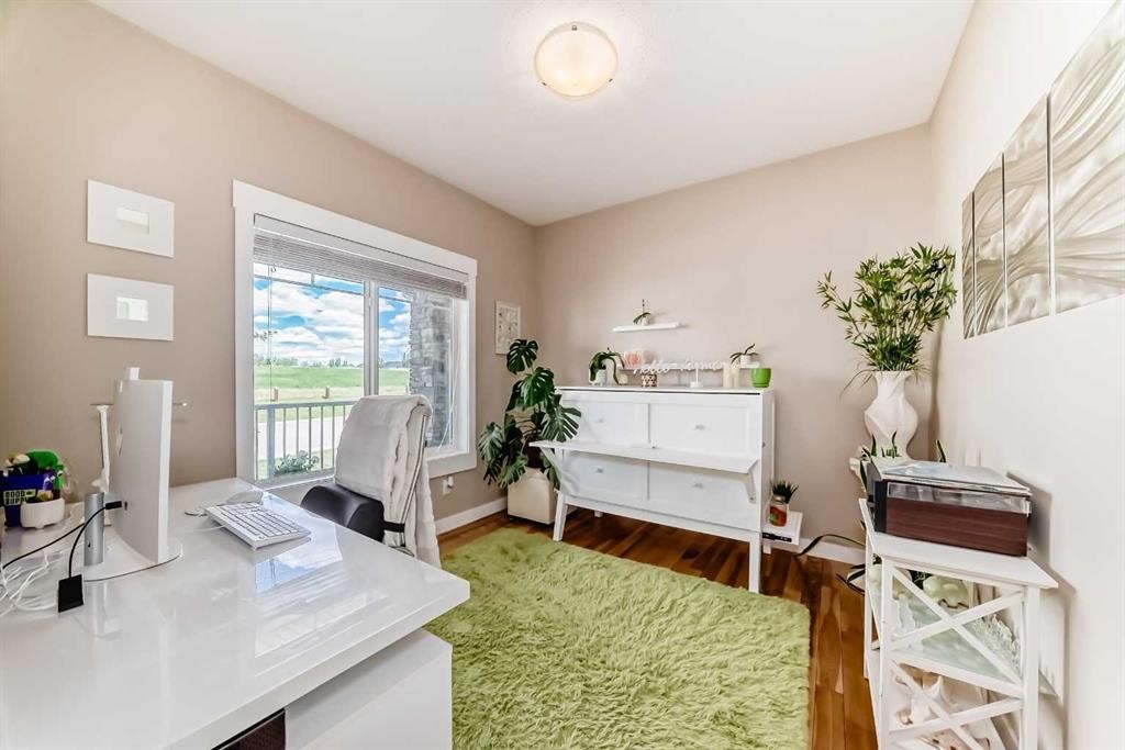 320 Rainbow Falls Green, Chestermere, AB