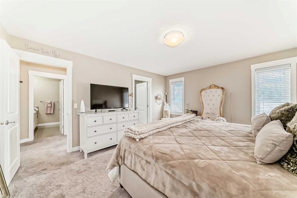 320 Rainbow Falls Green, Chestermere, AB