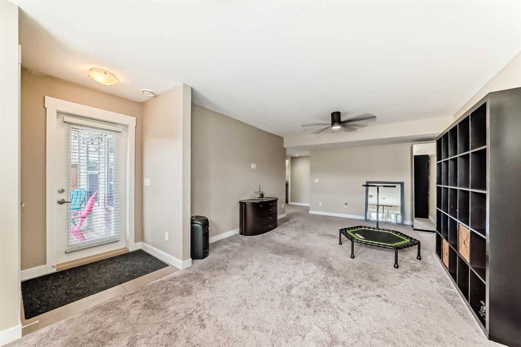 320 Rainbow Falls Green, Chestermere, AB