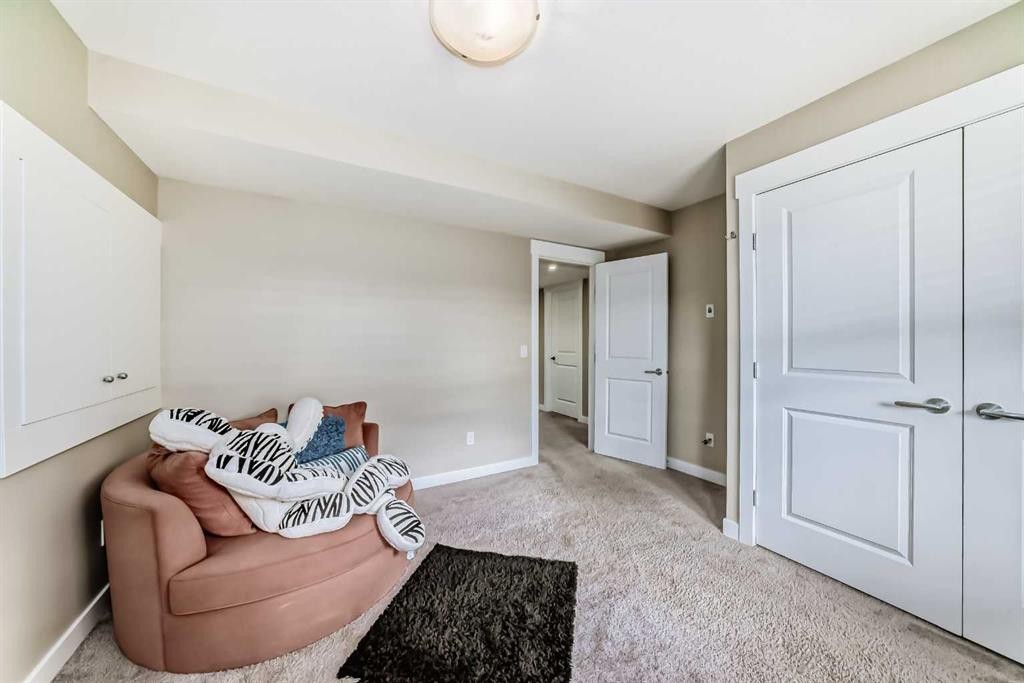 320 Rainbow Falls Green, Chestermere, AB