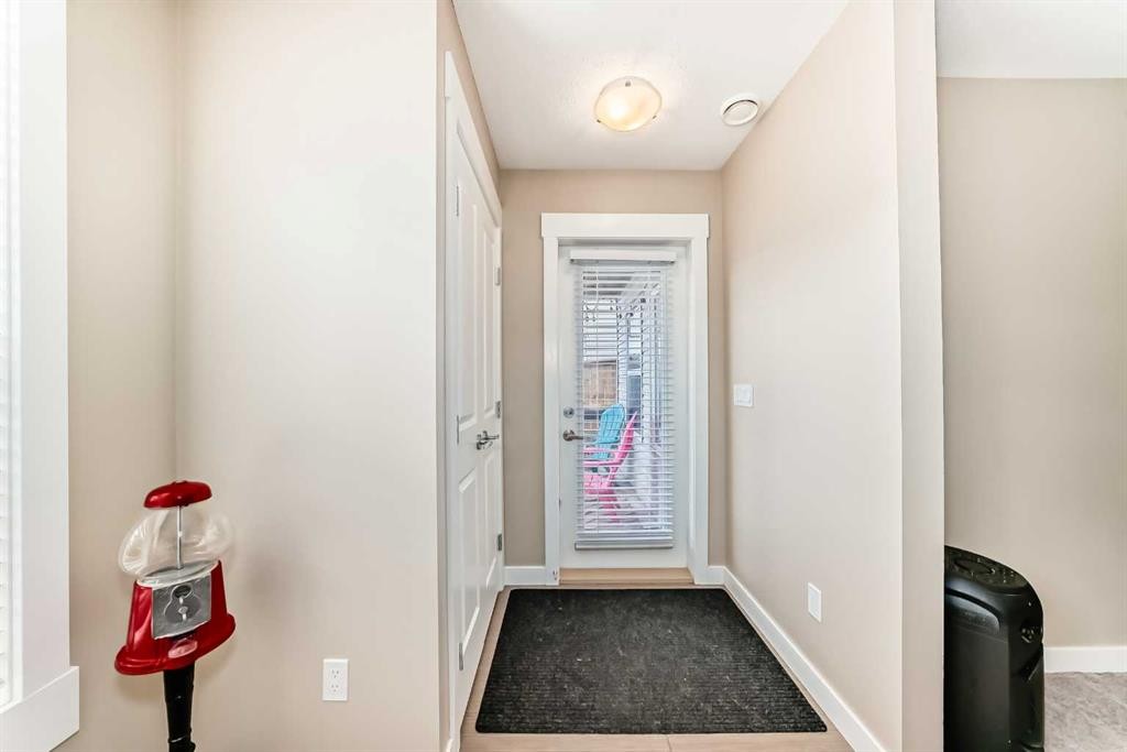 320 Rainbow Falls Green, Chestermere, AB