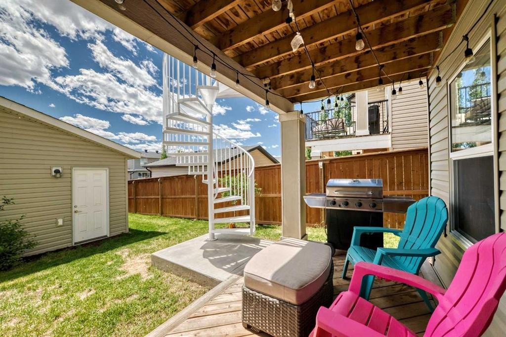 320 Rainbow Falls Green, Chestermere, AB