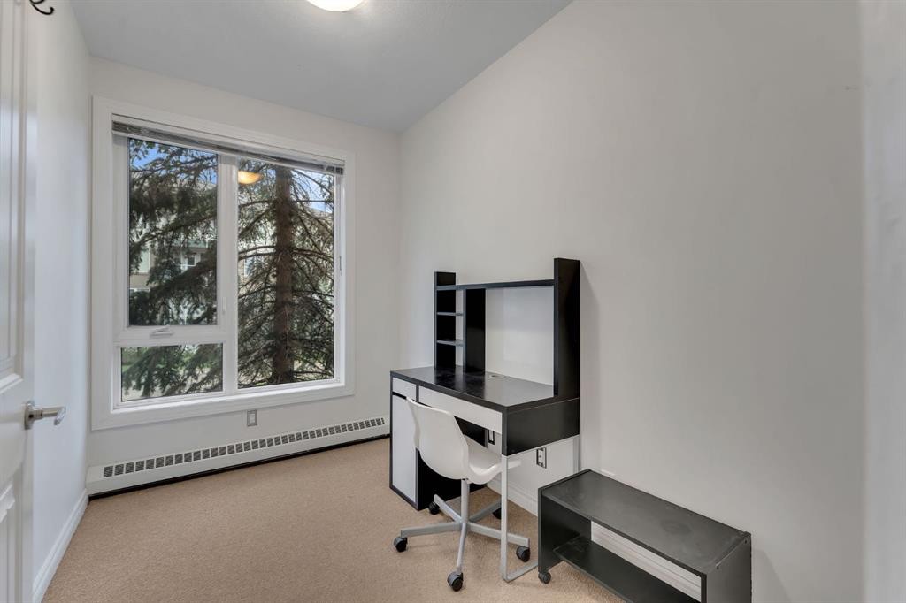 233-3111 34 Avenue Nw, Calgary, AB - Indoor Photo Showing Office