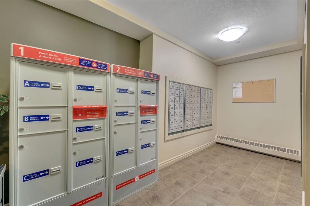233-3111 34 Avenue Nw, Calgary, AB - Indoor