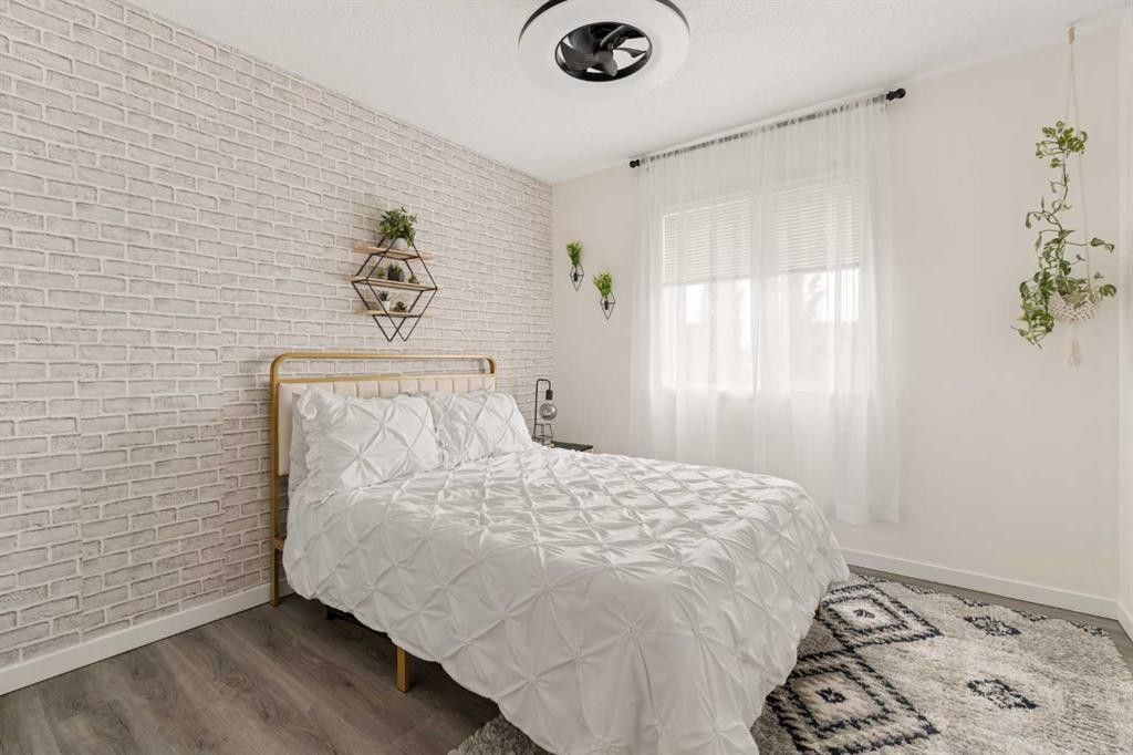 74 Autumn Crescent Se, Calgary, AB