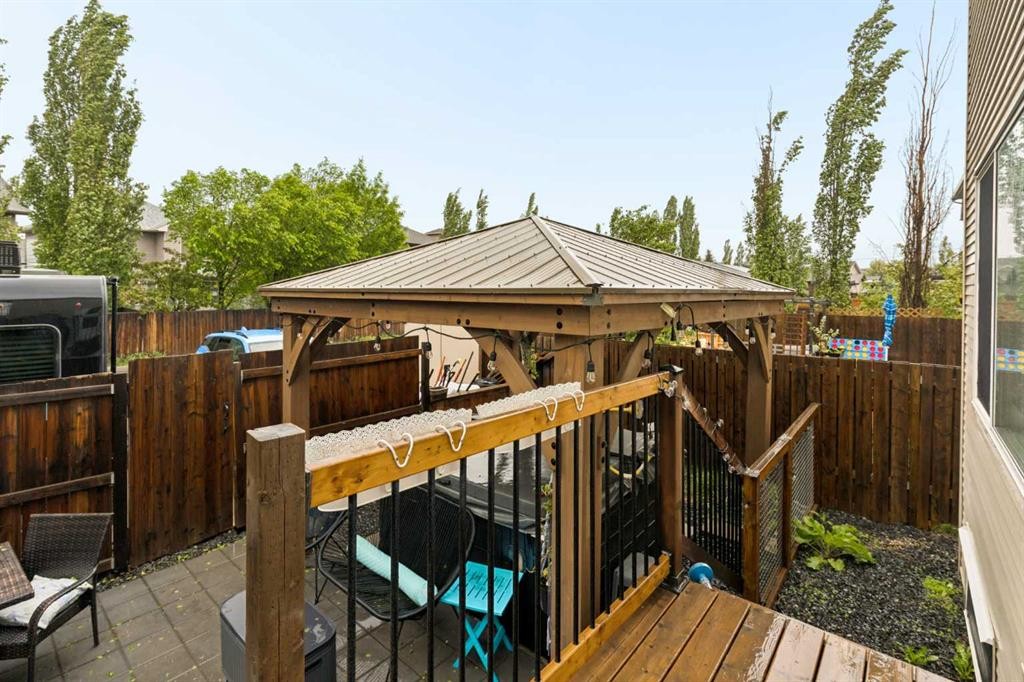 74 Autumn Crescent Se, Calgary, AB