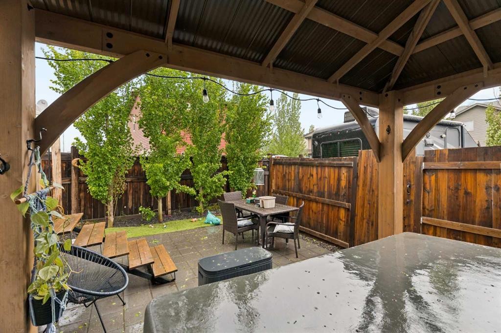 74 Autumn Crescent Se, Calgary, AB