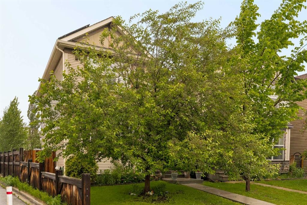 74 Autumn Crescent Se, Calgary, AB