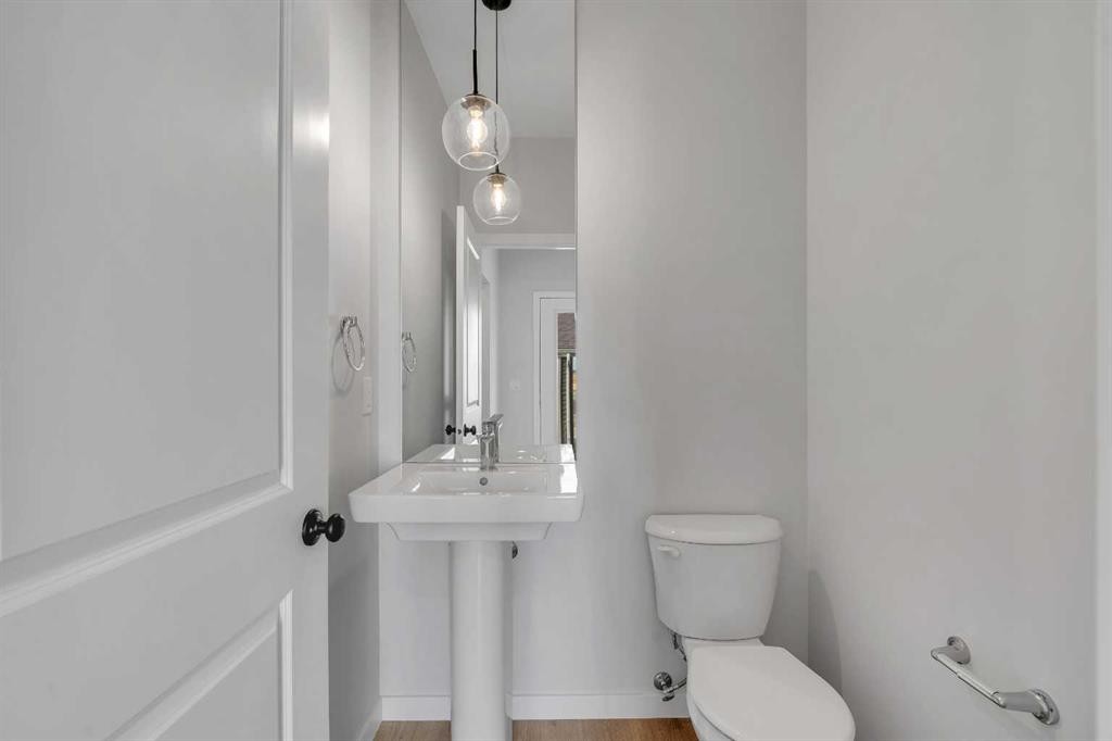 229 Heirloom Way Se, Calgary, AB - Indoor Photo Showing Bathroom