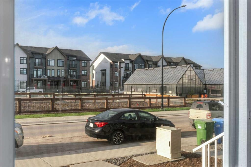 229 Heirloom Way Se, Calgary, AB - Outdoor