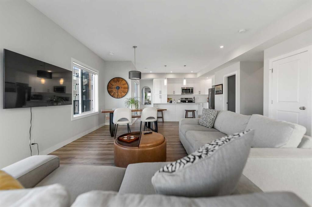 258 Canals Crossing Sw, Airdrie, AB - Indoor Photo Showing Living Room
