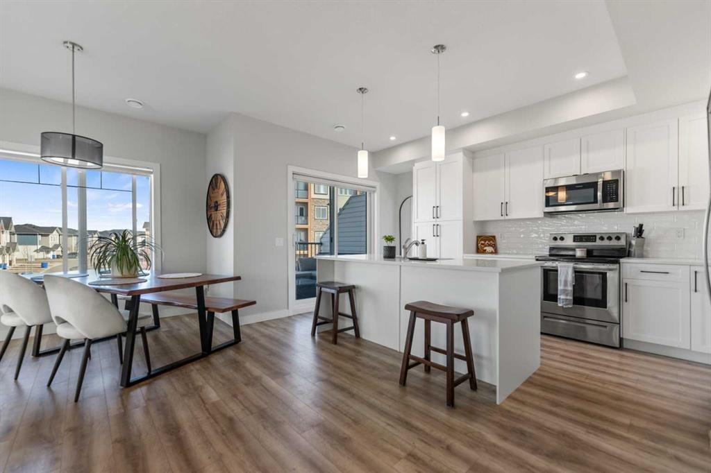 258 Canals Crossing Sw, Airdrie, AB - Indoor Photo Showing Kitchen With Upgraded Kitchen