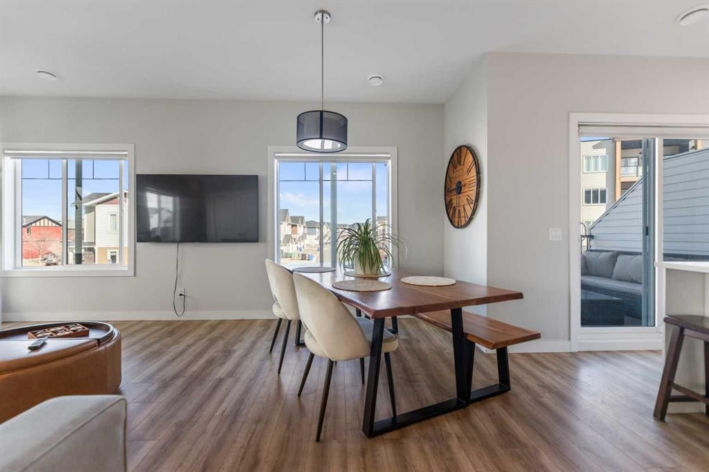 258 Canals Crossing Sw, Airdrie, AB - Indoor Photo Showing Dining Room