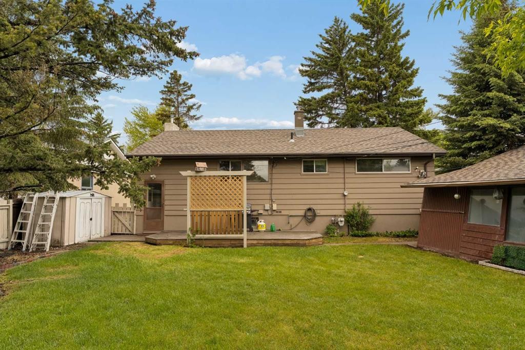 32 Gladeview Crescent Sw, Calgary, AB - Outdoor