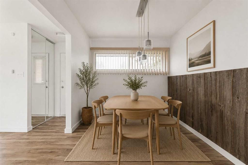 32 Gladeview Crescent Sw, Calgary, AB - Indoor Photo Showing Dining Room