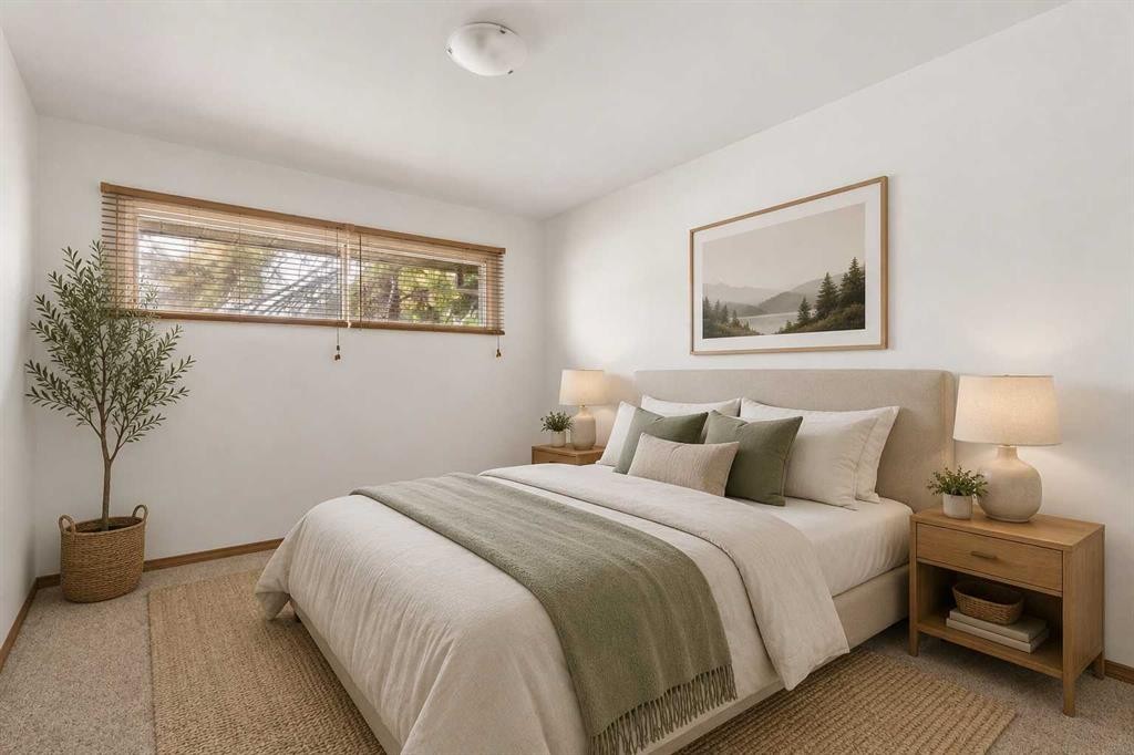 32 Gladeview Crescent Sw, Calgary, AB - Indoor Photo Showing Bedroom