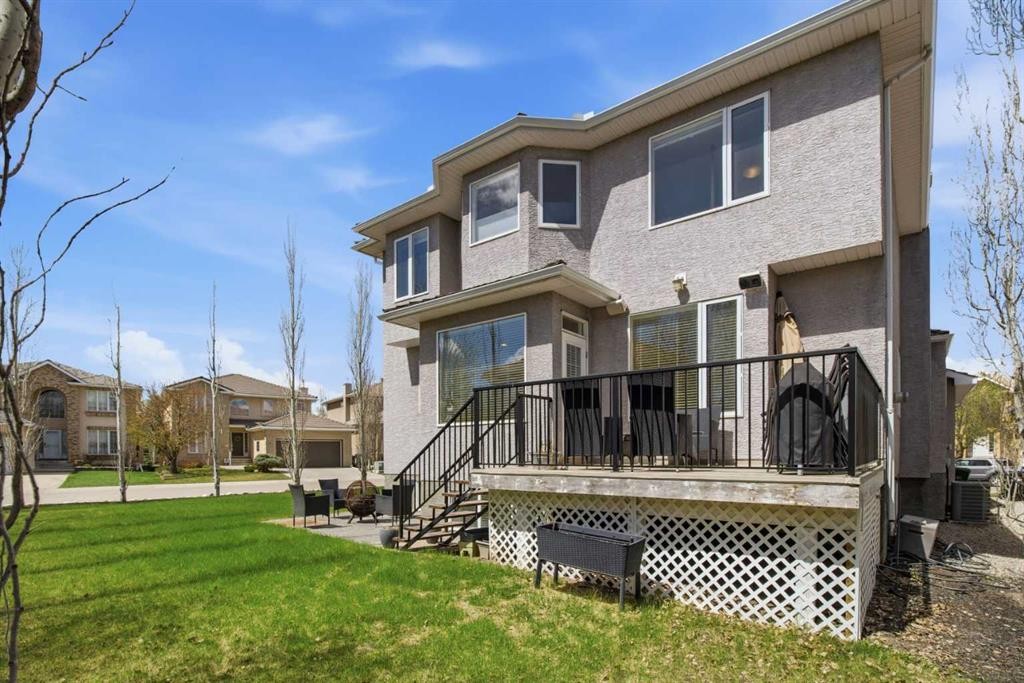 36 Hampstead Hill Nw, Calgary, AB - Outdoor With Deck Patio Veranda