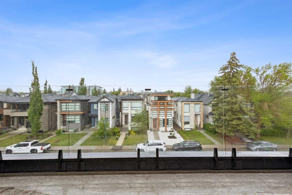 1807 Broadview Road Nw, Calgary, AB - Outdoor