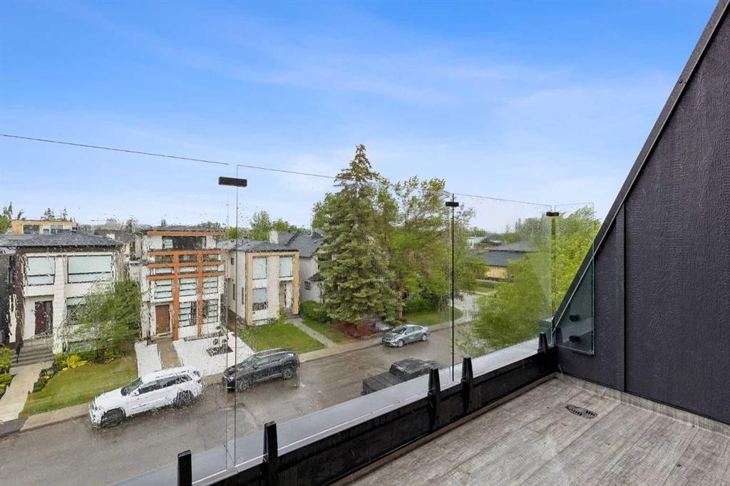 1807 Broadview Road Nw, Calgary, AB - Outdoor