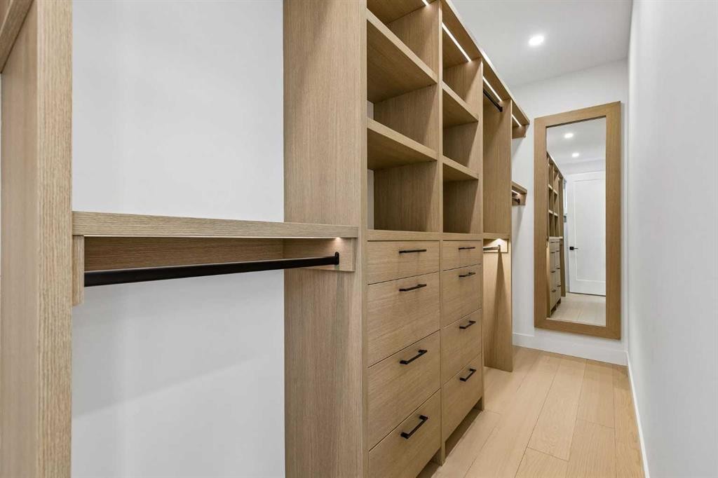 1807 Broadview Road Nw, Calgary, AB - Indoor