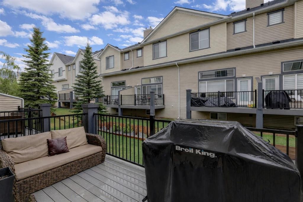 158 Everhollow Heights Sw, Calgary, AB - Outdoor With Deck Patio Veranda With Exterior