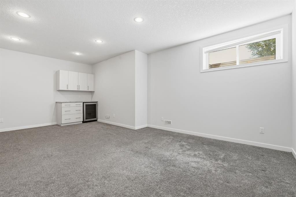 108 Evansborough Crescent Nw, Calgary, AB
