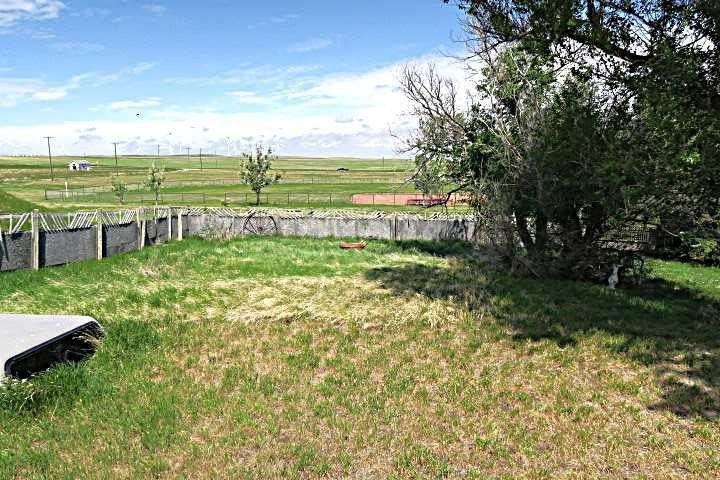 217 1 Street North, Lomond, AB