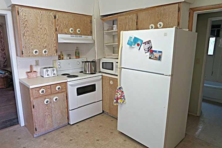 217 1 Street North, Lomond, AB