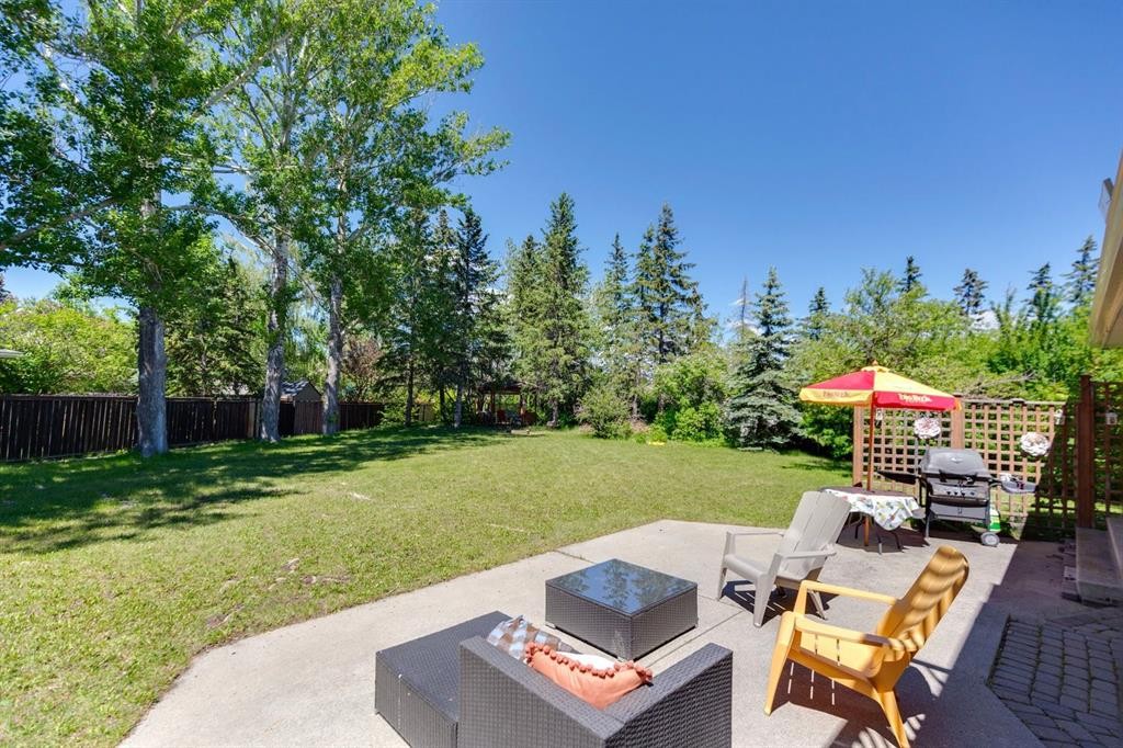 243 Silvergrove Place Nw, Calgary, AB