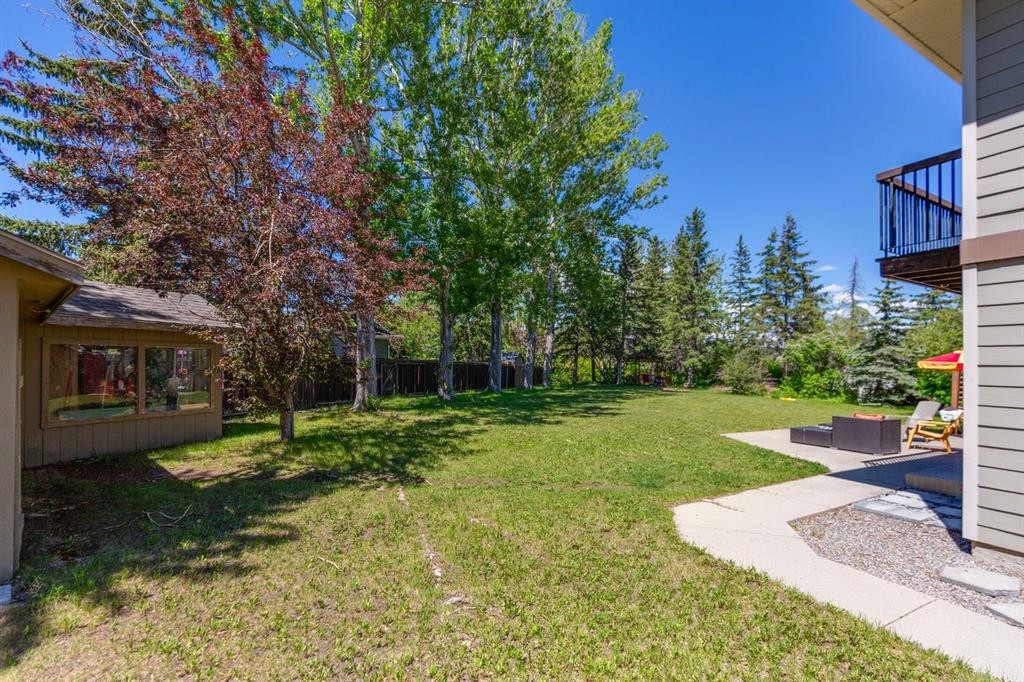 243 Silvergrove Place Nw, Calgary, AB