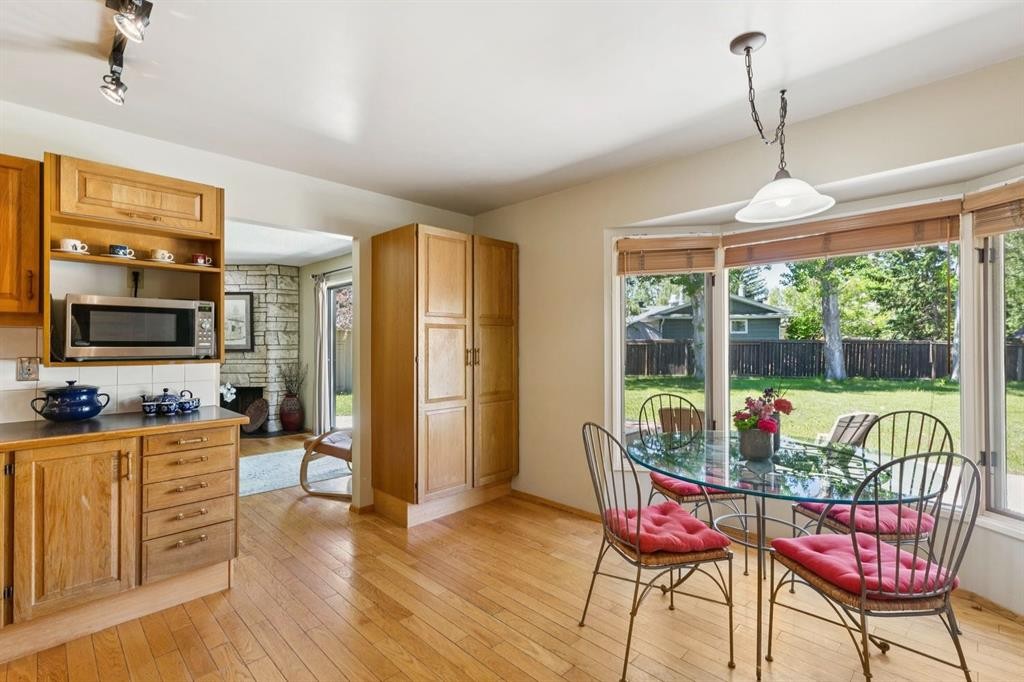 243 Silvergrove Place Nw, Calgary, AB
